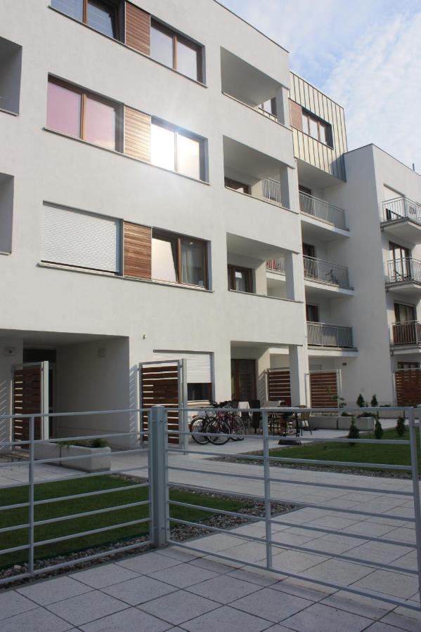 Swinoujscie Platan Patio 2- Berry Apartments Dış mekan fotoğraf